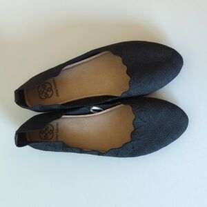 Daisy Fuentes Black Slip On Flats Women's 6‎